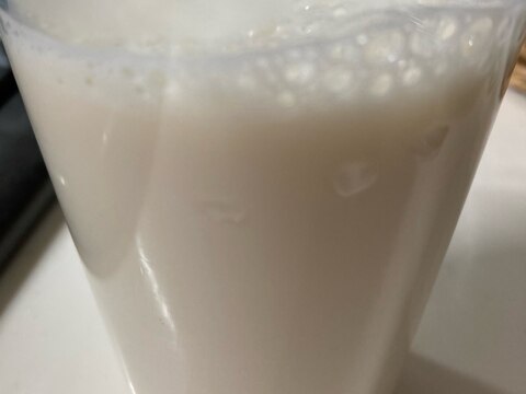 大豆から手作りの豆乳を作る